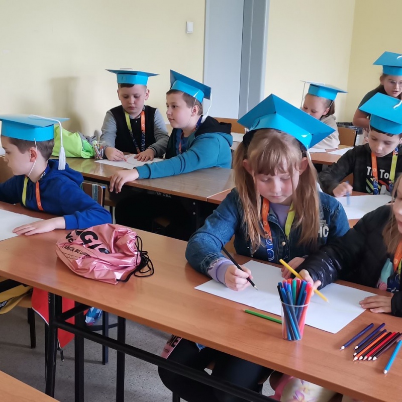 Aktywna praca dzieci podczas warsztatów