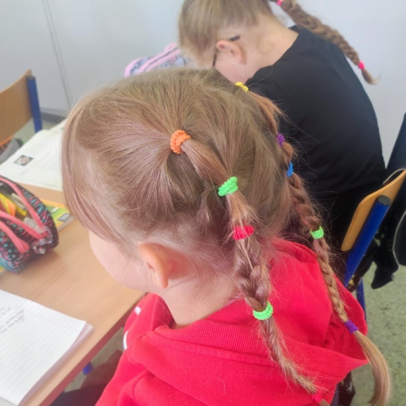 Klasa  4 spięte włosy z dnia upiętych włosów