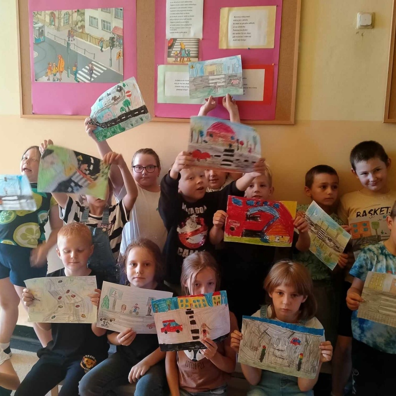 Klasa 2 b efekt końcowy prac o bezpieczeństwie na drodze