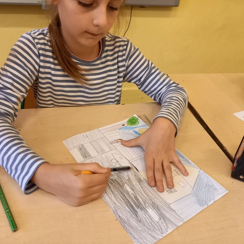 Prace rysunkowe Bezpieczna droga na świetlicy