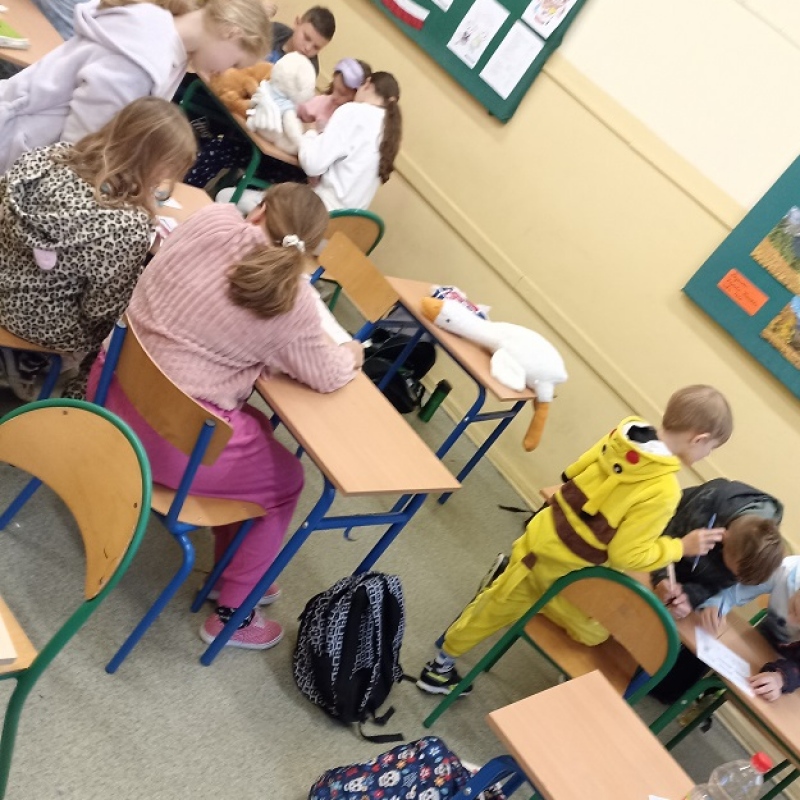 Uczniowie podczas wykonywania zadań podczas XIII WMTDay