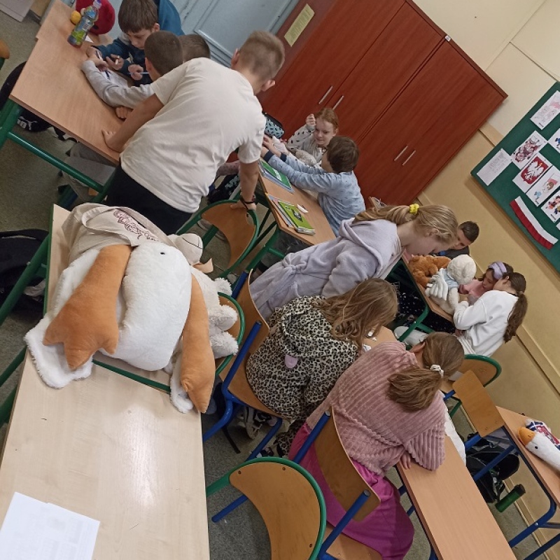 Uczniowie podczas wykonywania zadań podczas XIII WMTDay