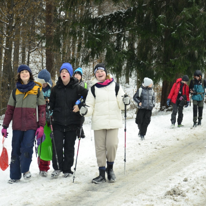 Radosne rozmowy na szlaku do sanktuarium