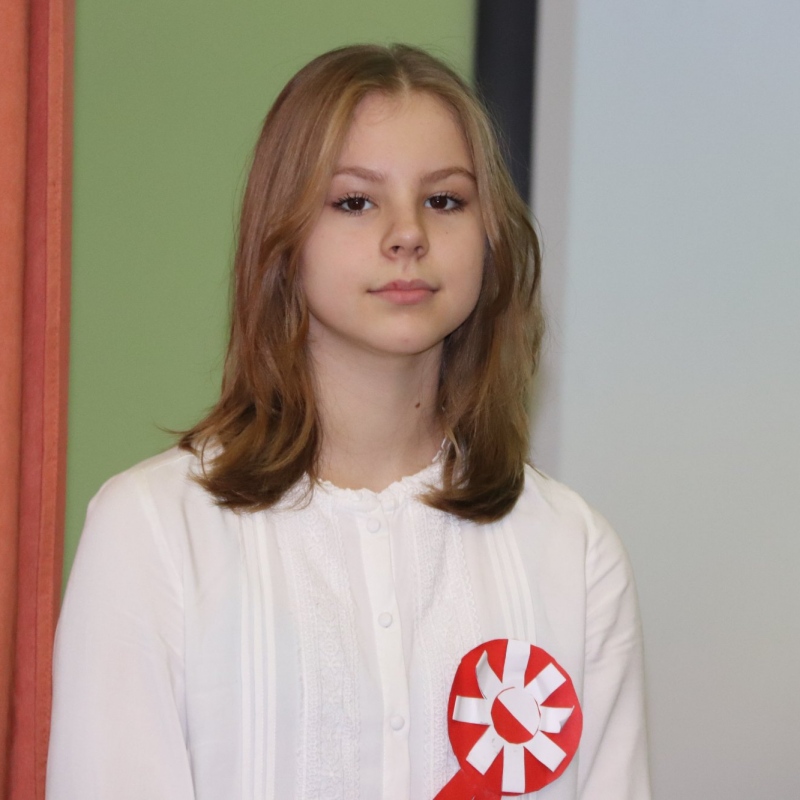 Aktorzy podczas występu z okazji Święta Niepodległości
