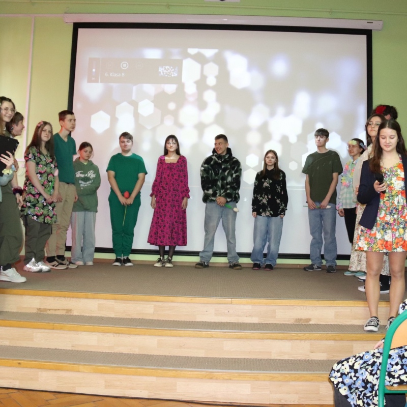 Klasa 8 podczas pokazu