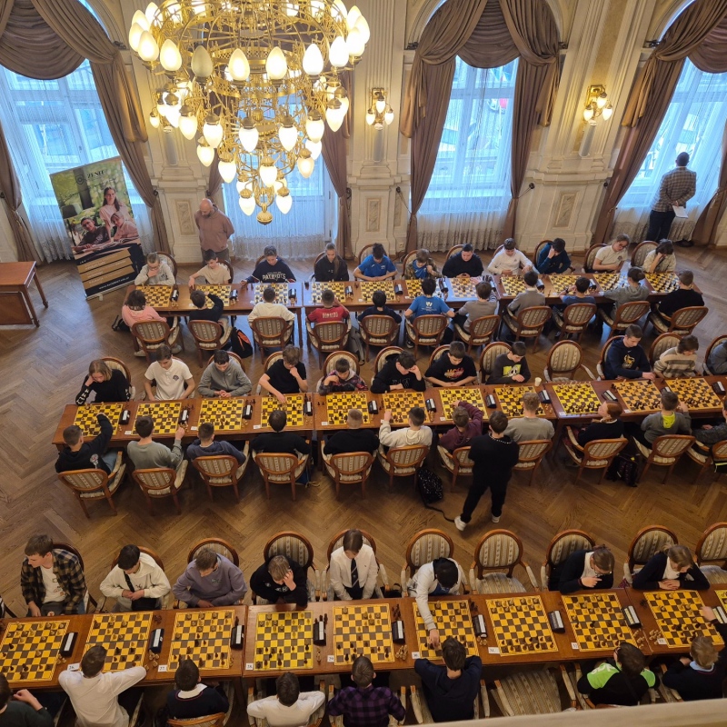 Uczestnicy podczas gry