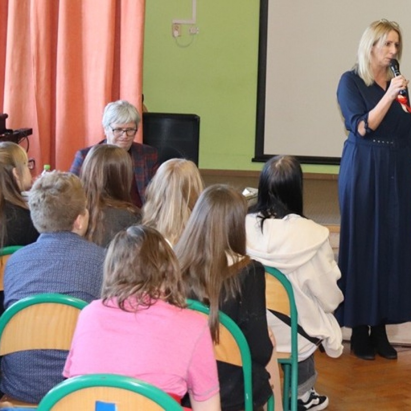 Pani Dyrektor kończąca uroczystość