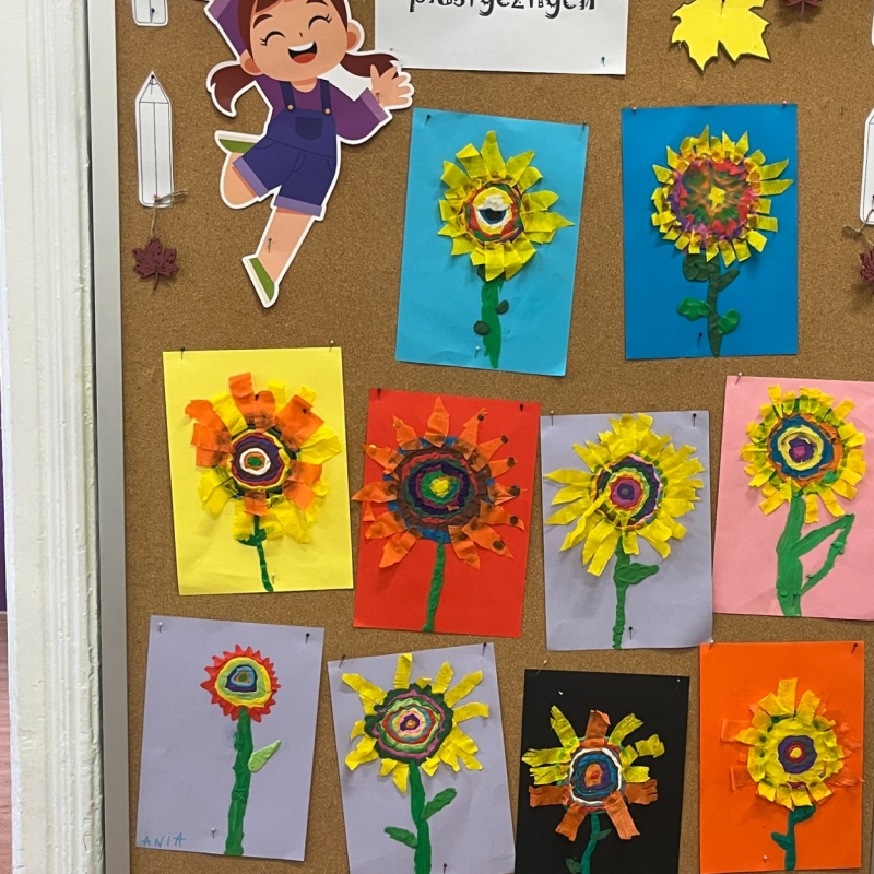 Galeria prac plastycznych- słoneczniki. Technika mieszana.