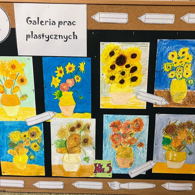 Słoneczniki-prace uczniów wykonane pastelami olejnymi