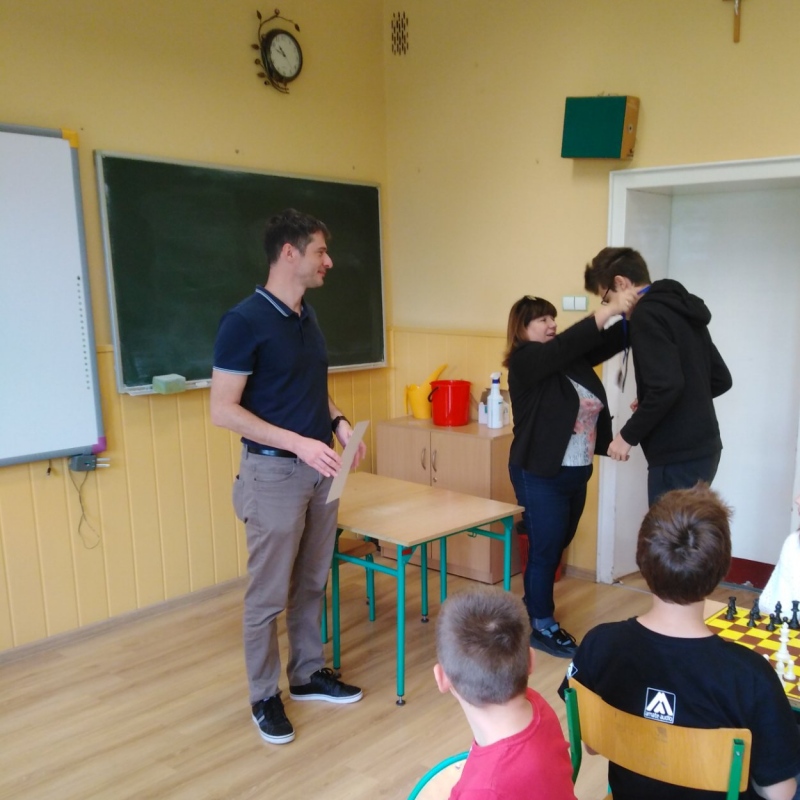 Uczniowie na turnieju