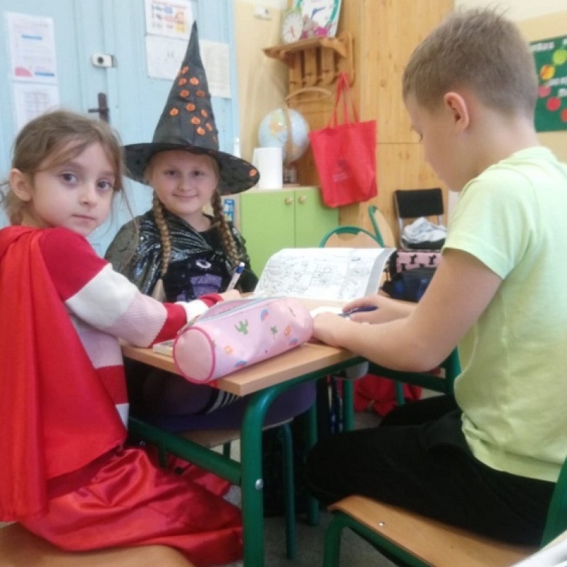 Praca w grupach w klasie 3a - grupa 4