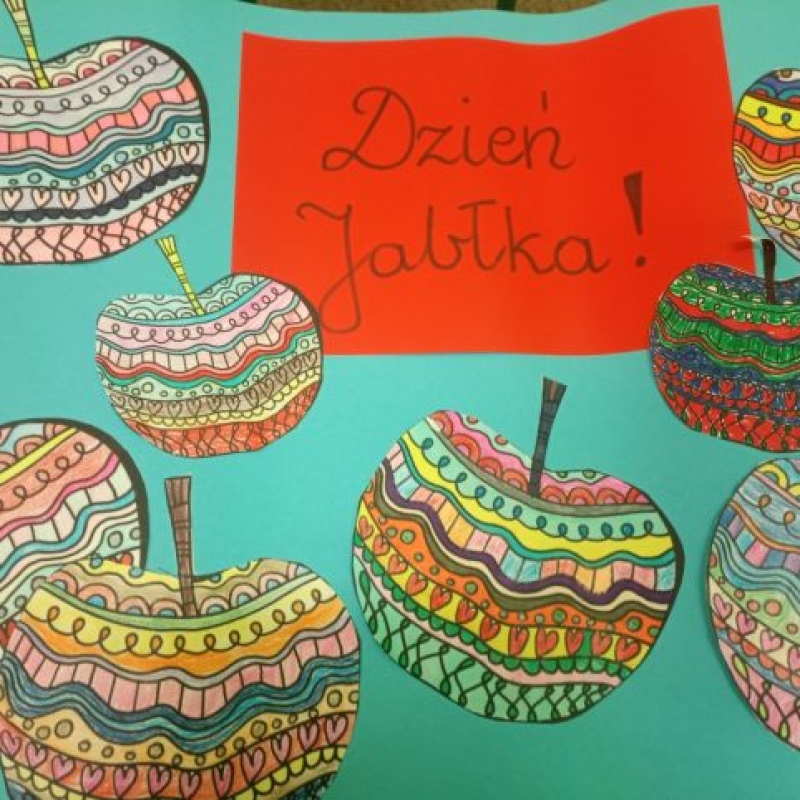 plakat z napisem dzień jabłka